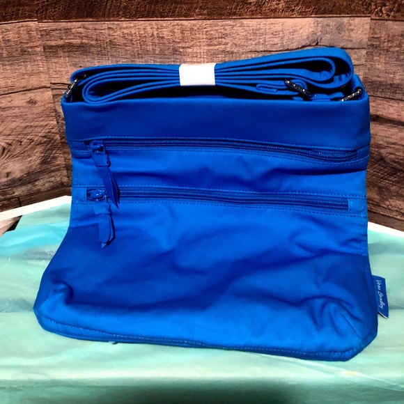Vera Bradley NWT Triple Zip Hipster Blue Aster - Picture 1 of 3